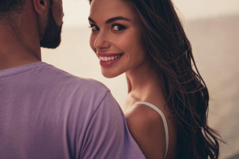 15 Flirting Tips to Master If You’re Single And Looking For Love
