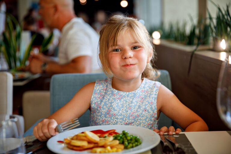 “No Kids Allowed” – 19 U.S. Restaurants That Just Aren’t Family Friendly