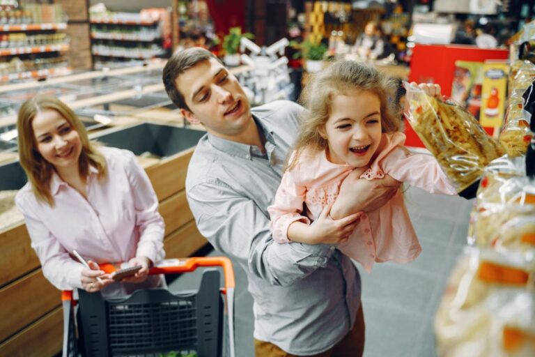 Why Grocery Shopping With Kids Deserves a Medal