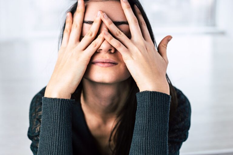 Don’t Ignore These 12 Stress Symptoms