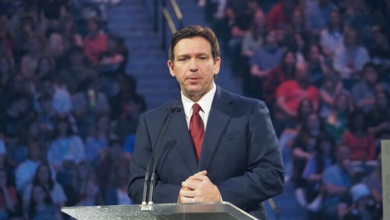 Balancing Local Happiness and Tourism: DeSantis’ Tough Task in Florida